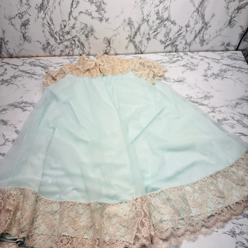 Vintage 1960s pale blue chiffon peignoir nightgown robe delicate lace sleeves - Picture 10 of 15